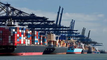 美加贸易战硝烟再起 特朗普对加拿大钢铝征收50%关税，北美贸易格局面临重构